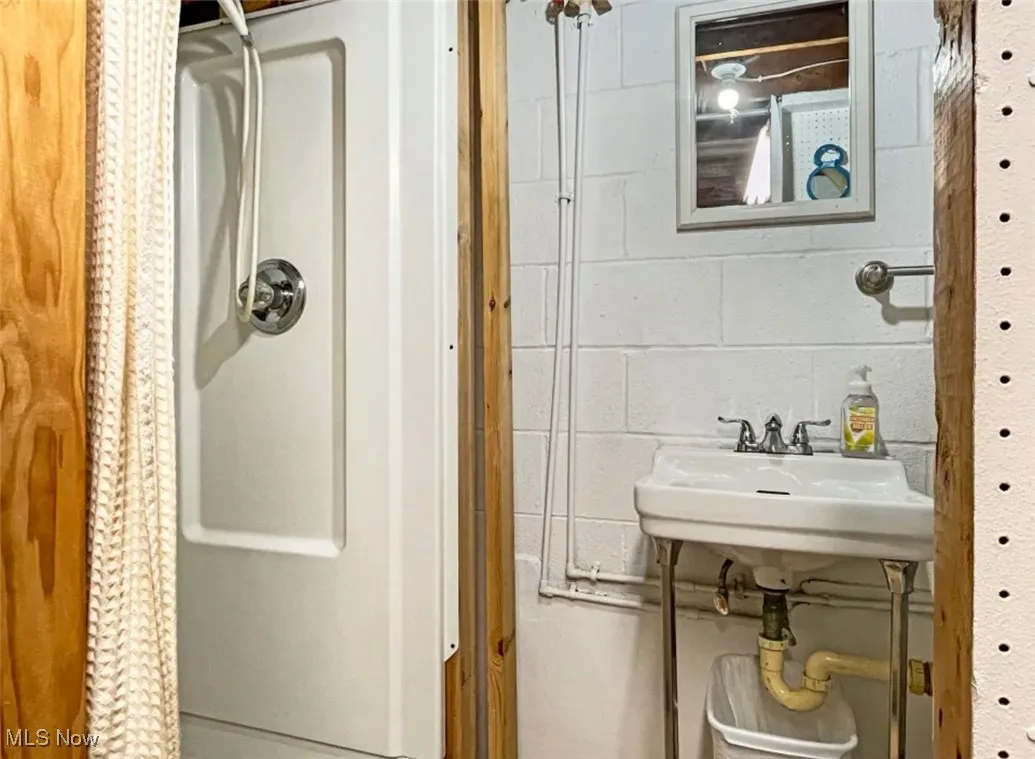 422 E 7th Street, Mc Donald, Ohio 44437,MLS Now Listing ID