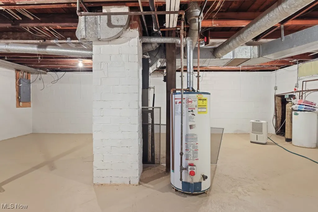 215 Lake Avenue, Hartville, Ohio 44632,MLS Now Listing ID