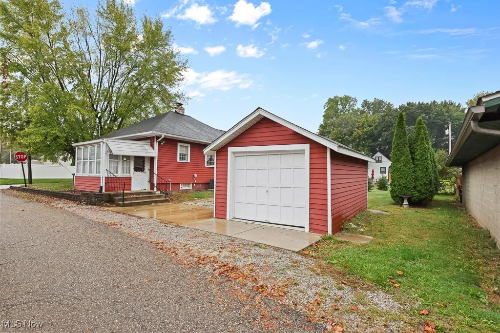 215 Lake Avenue, Hartville, Ohio 44632,MLS Now Listing ID