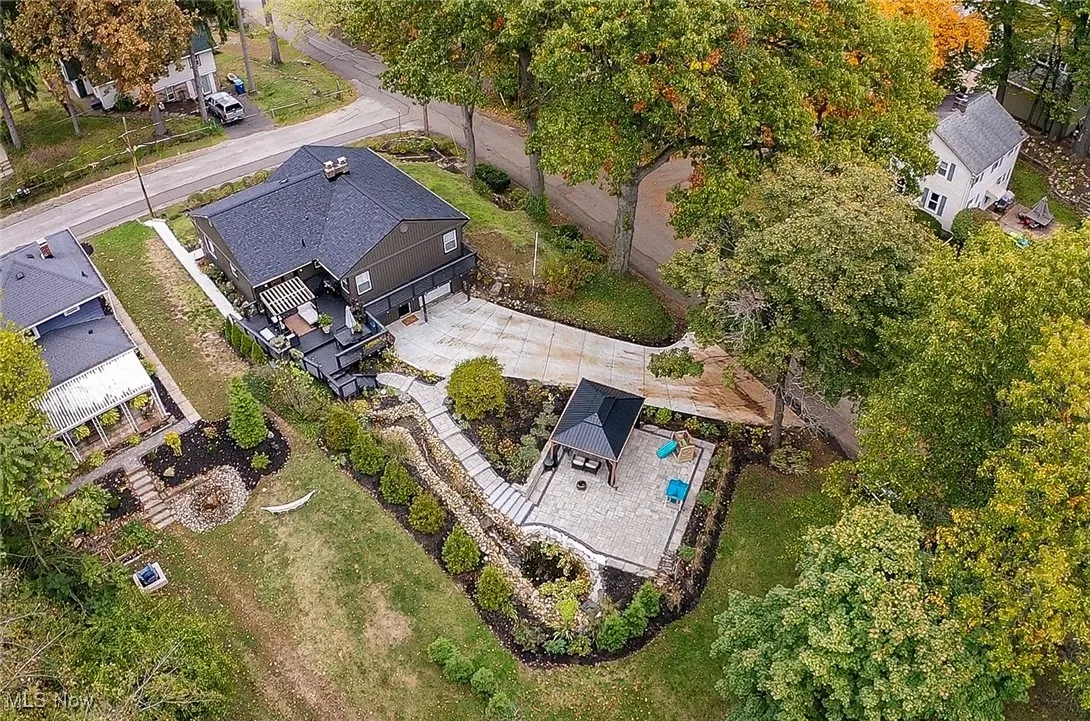 Aerial view of property's location