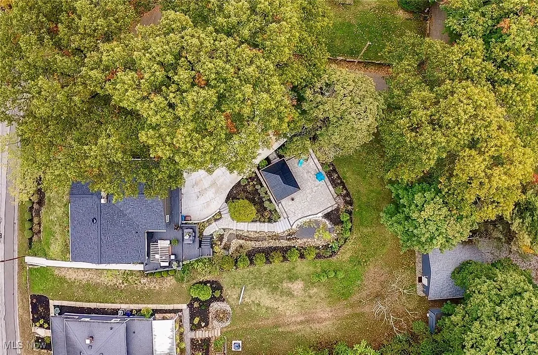 Aerial view of property and surrounding area
