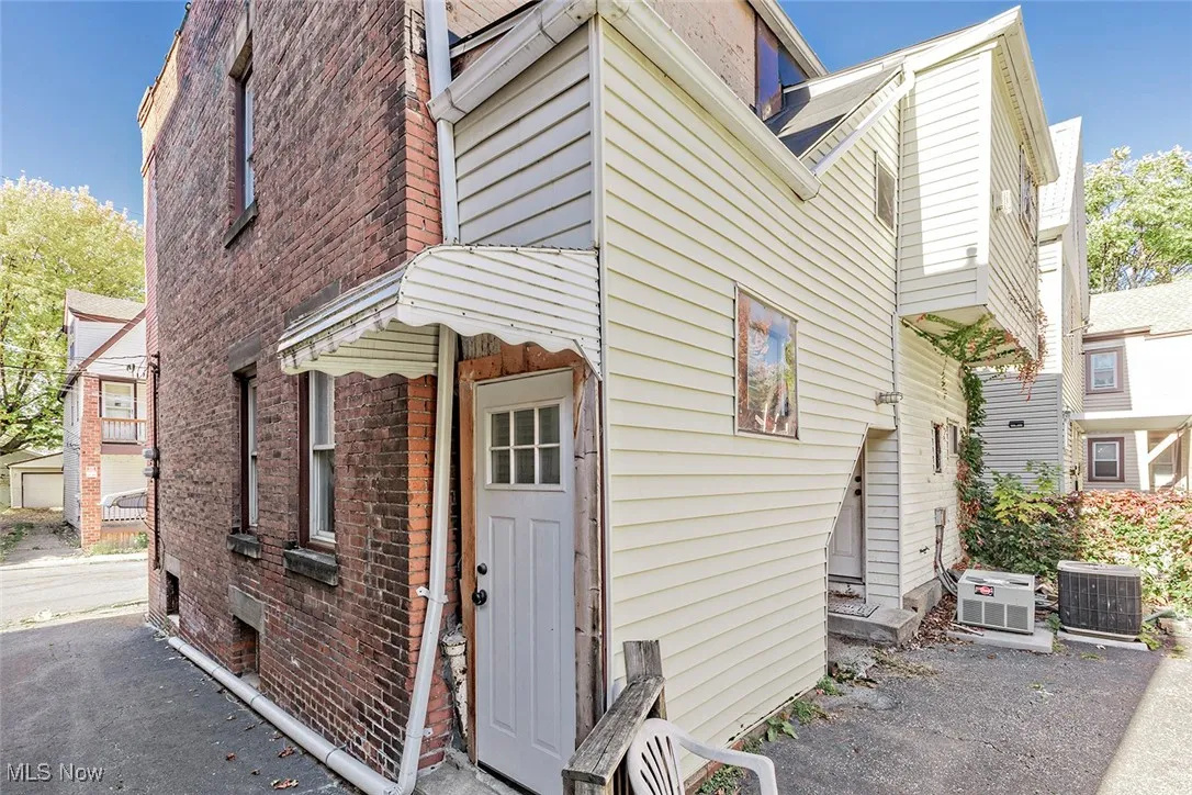 1975 E 124th Place, Cleveland, Ohio 44106,MLS Now Listing ID