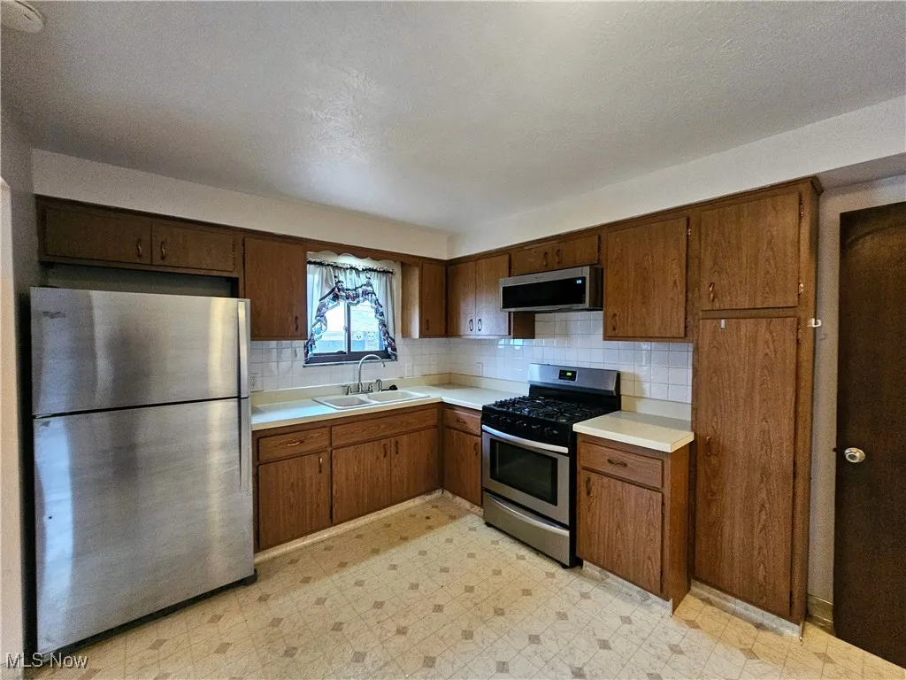 4761 Bentwood Drive, Brooklyn, Ohio 44144,MLS Now Listing ID