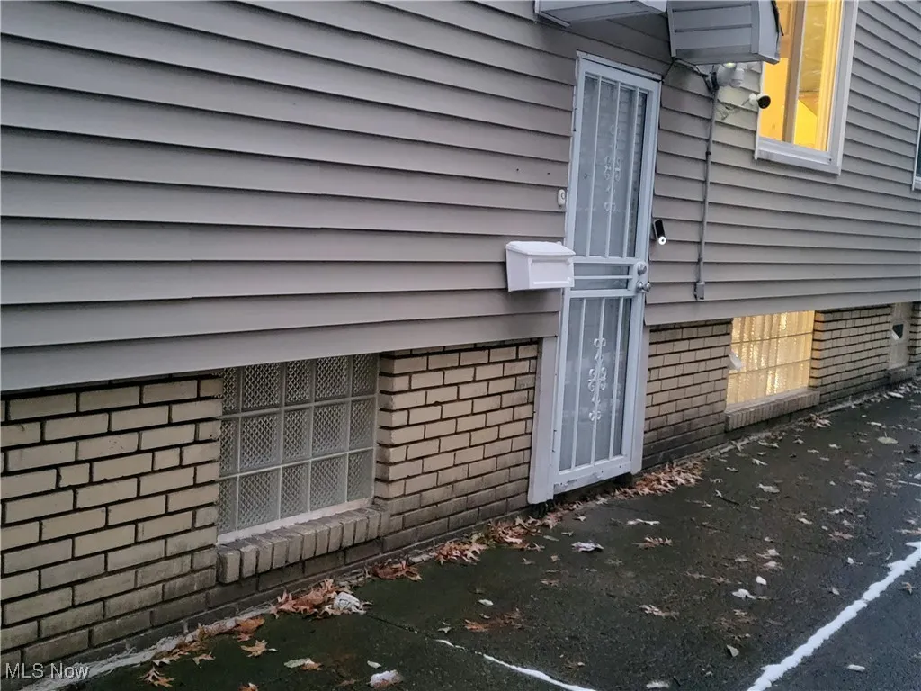 View of side of home