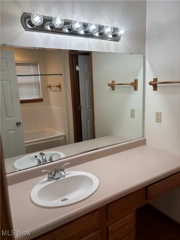 122 Hawkins Lane, Columbiana, Ohio 44408,MLS Now Listing ID