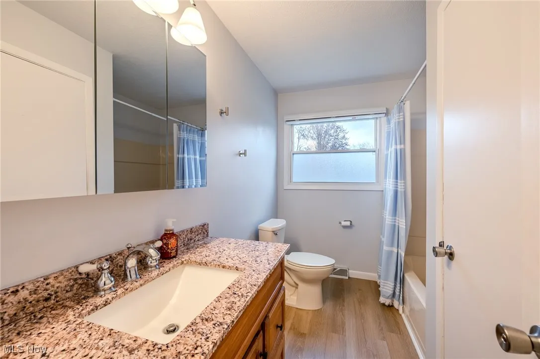 931 Eastlake Drive, Eastlake, Ohio 44095,MLS Now Listing ID