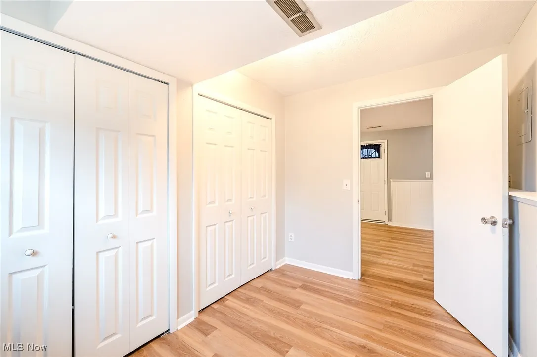 931 Eastlake Drive, Eastlake, Ohio 44095,MLS Now Listing ID