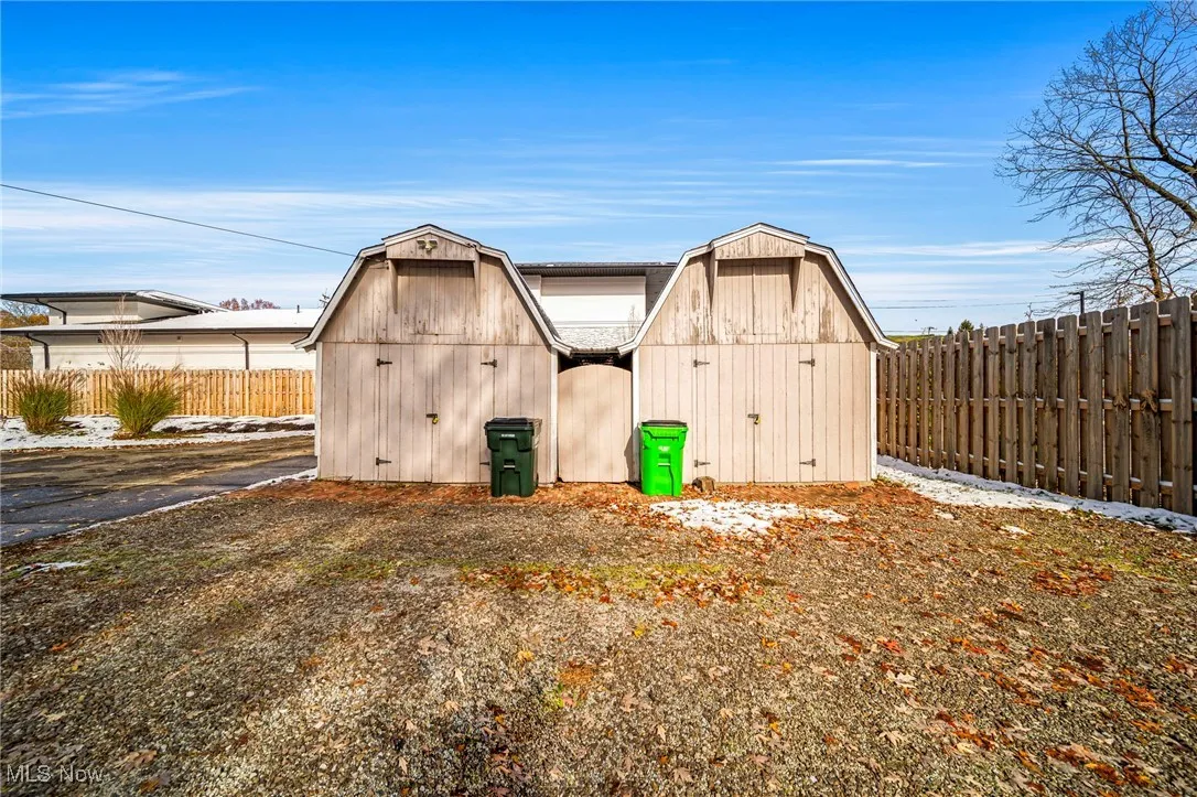 8241 Lewis Road, Berea, Ohio 44017,MLS Now Listing ID