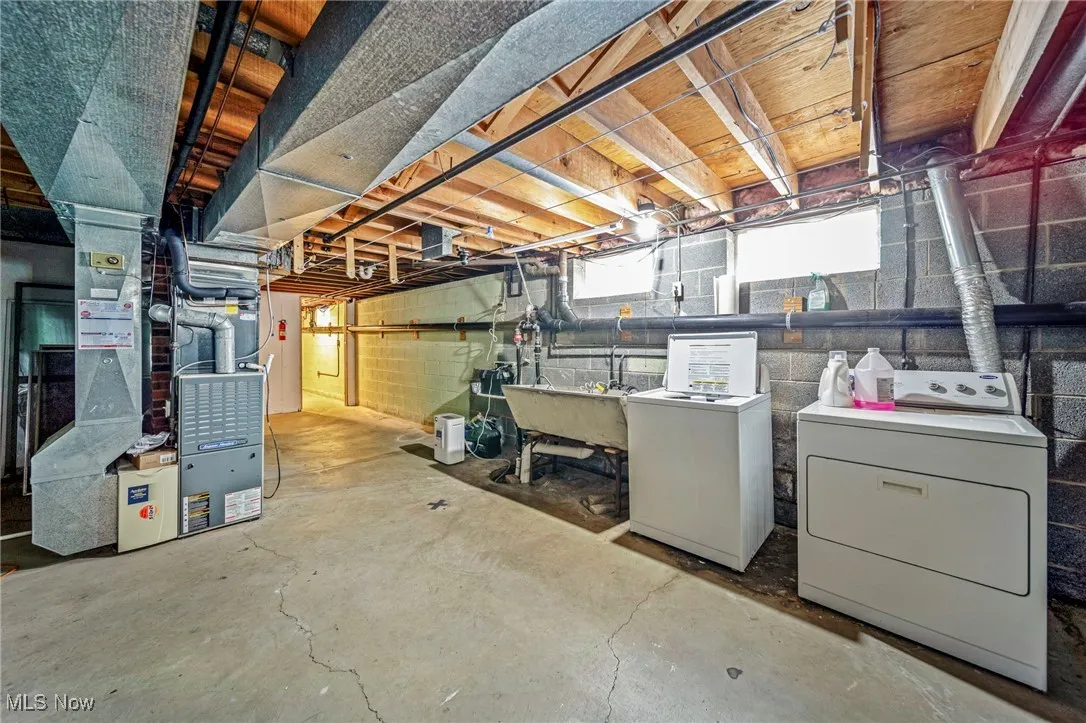 8241 Lewis Road, Berea, Ohio 44017,MLS Now Listing ID