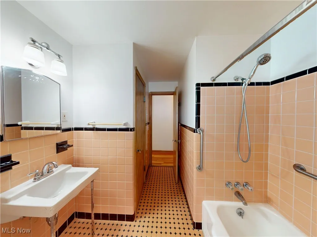 22261 Chardon Road, Euclid, Ohio 44117,MLS Now Listing ID