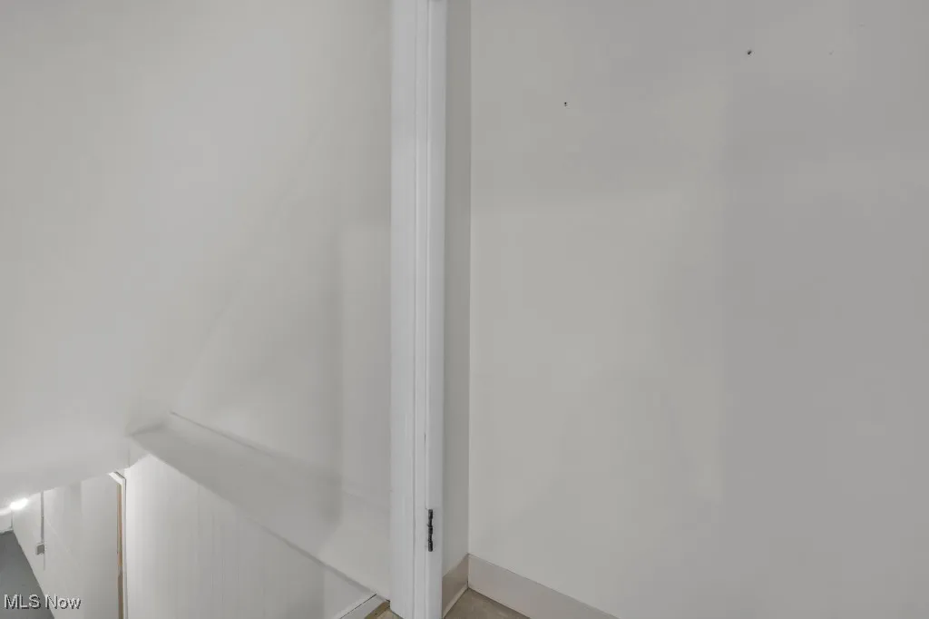 Detailed view of baseboards