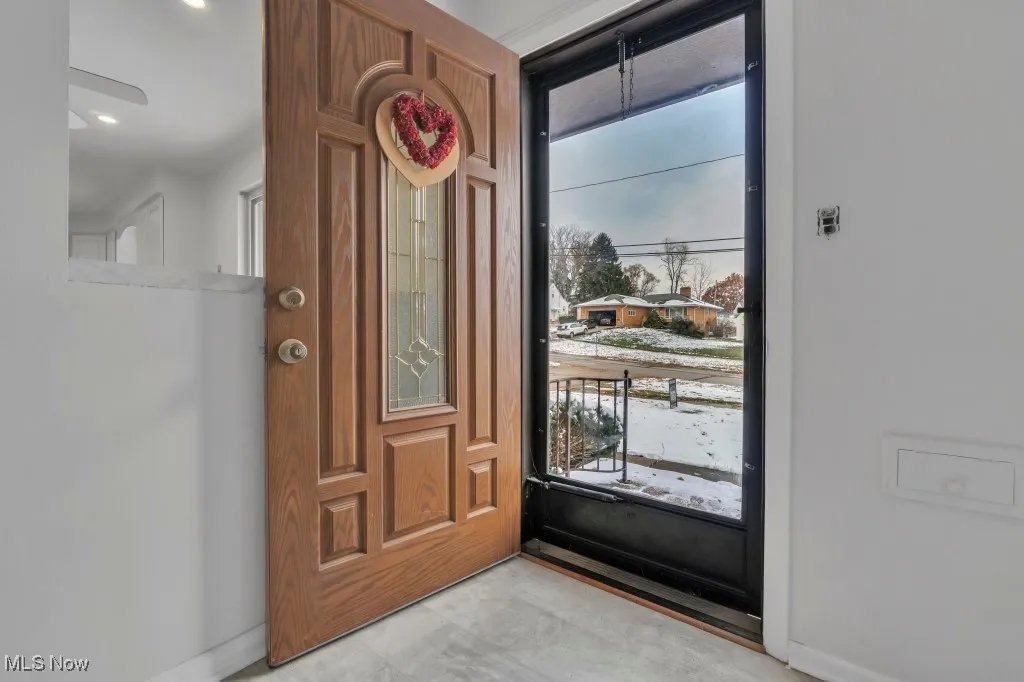 Entrance foyer with baseboards