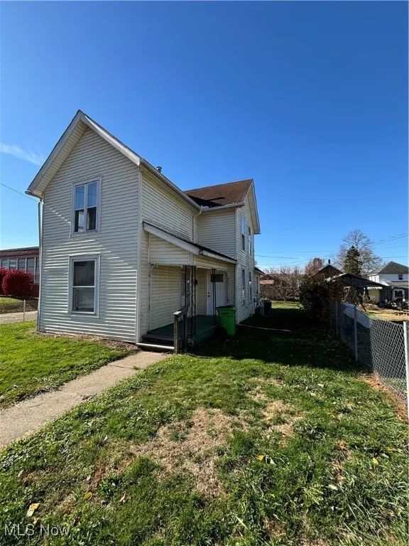 View of side of home