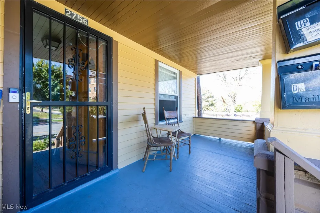 Lower unit front porch