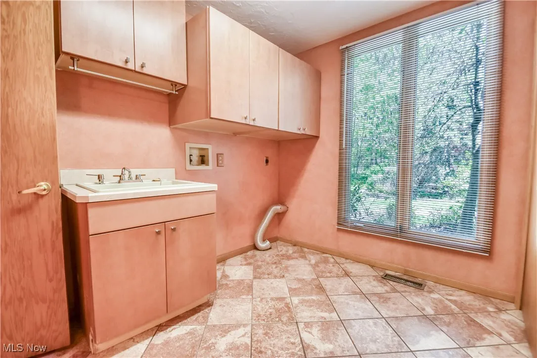 8220 Hermitage Road, Concord, Ohio 44077,MLS Now Listing ID