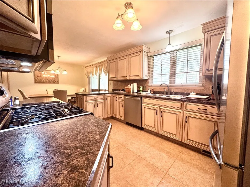 8167 Bendemeer Drive, Youngstown, Ohio 44514,MLS Now Listing ID