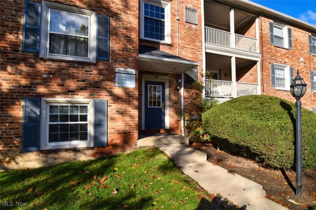 2217 Gouchester Drive # 17 B, Lyndhurst, Ohio 44124,MLS Now Listing ID