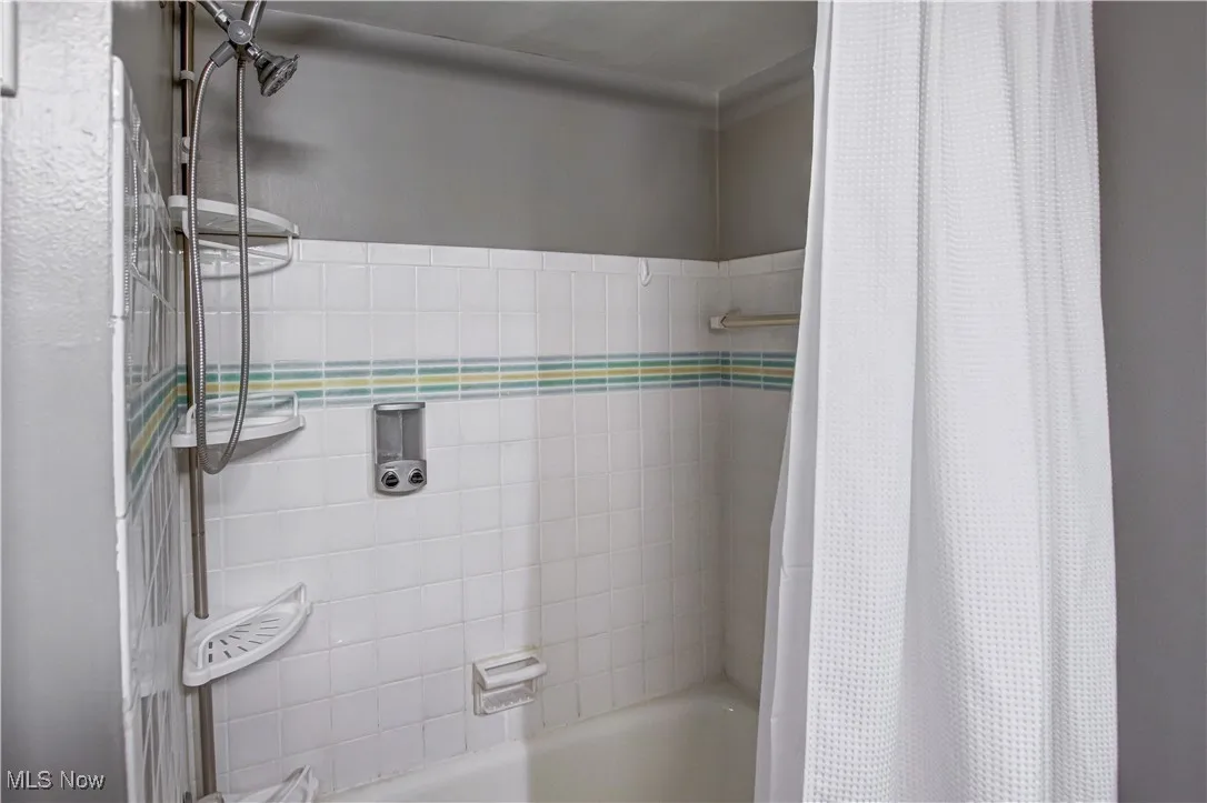 1184 Mayfair Drive, Seven Hills, Ohio 44131,MLS Now Listing ID