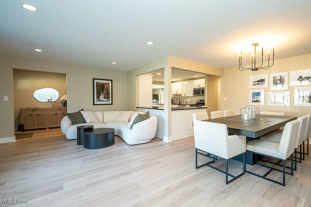 900 N Skyline Drive, Seven Hills, Ohio 44131,MLS Now Listing ID