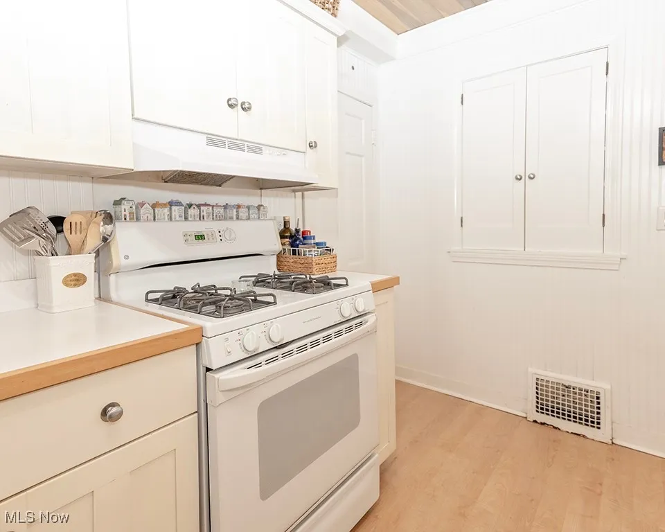 24308 Bruce Road, Bay Village, Ohio 44140,MLS Now Listing ID