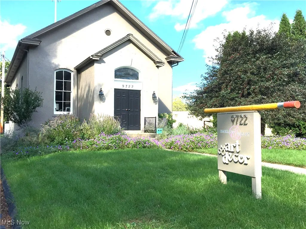 View of front of property in Spring-Great Curb appeal-beautifully landscaped-refurbished front entrance leads to Foyer that leads to Main Room with endless business possibilities on this main street with steady traffic for maimum public exposure.