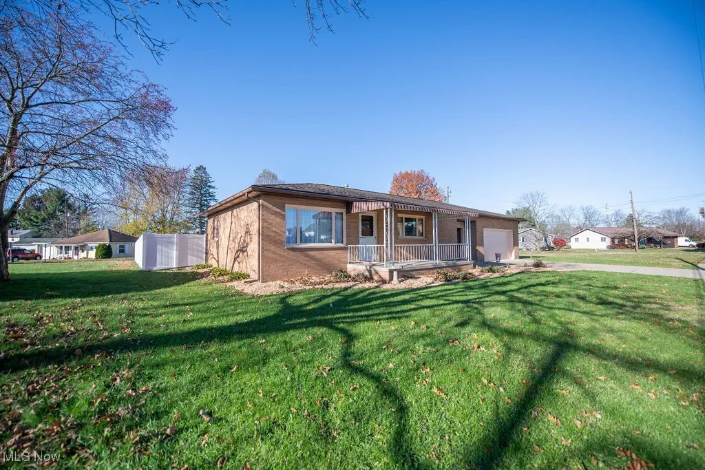 Front view of property