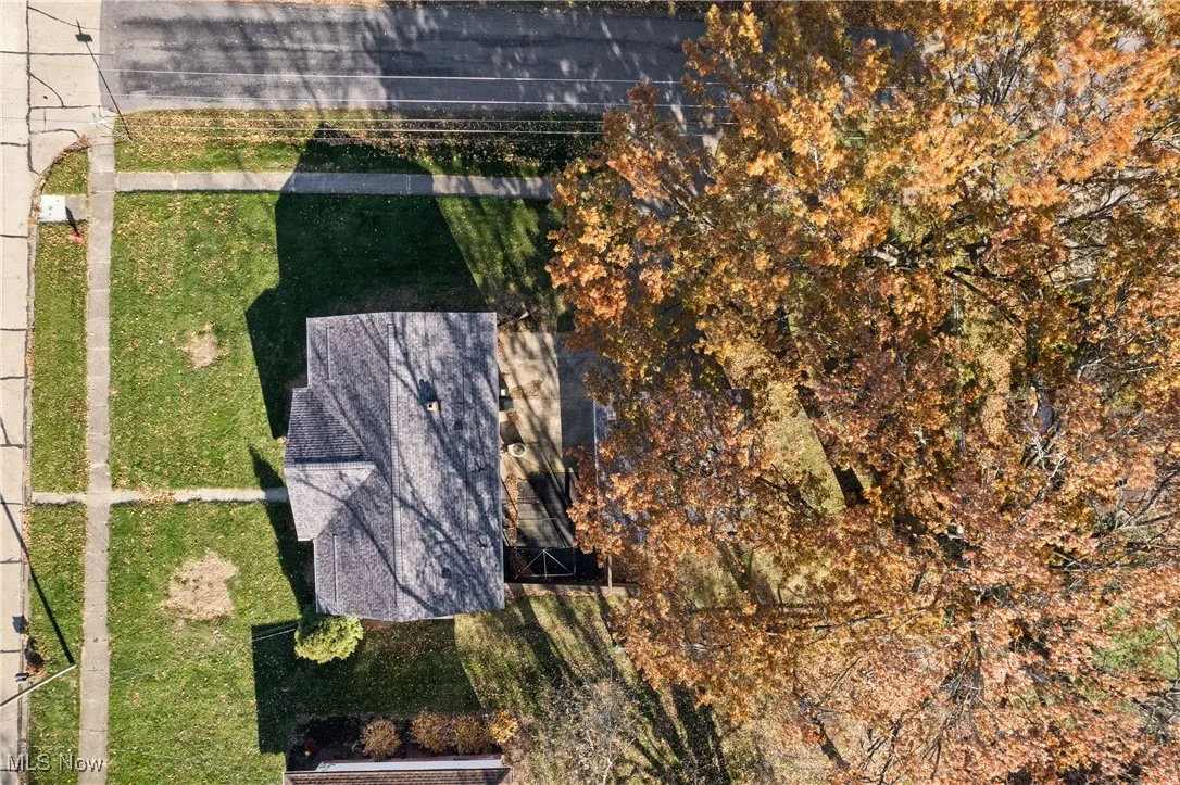 Aerial view of property and surrounding area