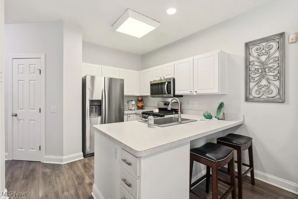 Kitchen with Dishwasher, Gas Range, Refrigerator, Disposal, Bay Window in Dinette