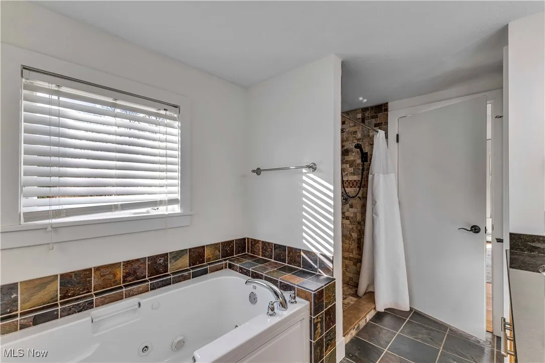 4989 N River Rd, Geneva, Ohio 44041,MLS Now Listing ID