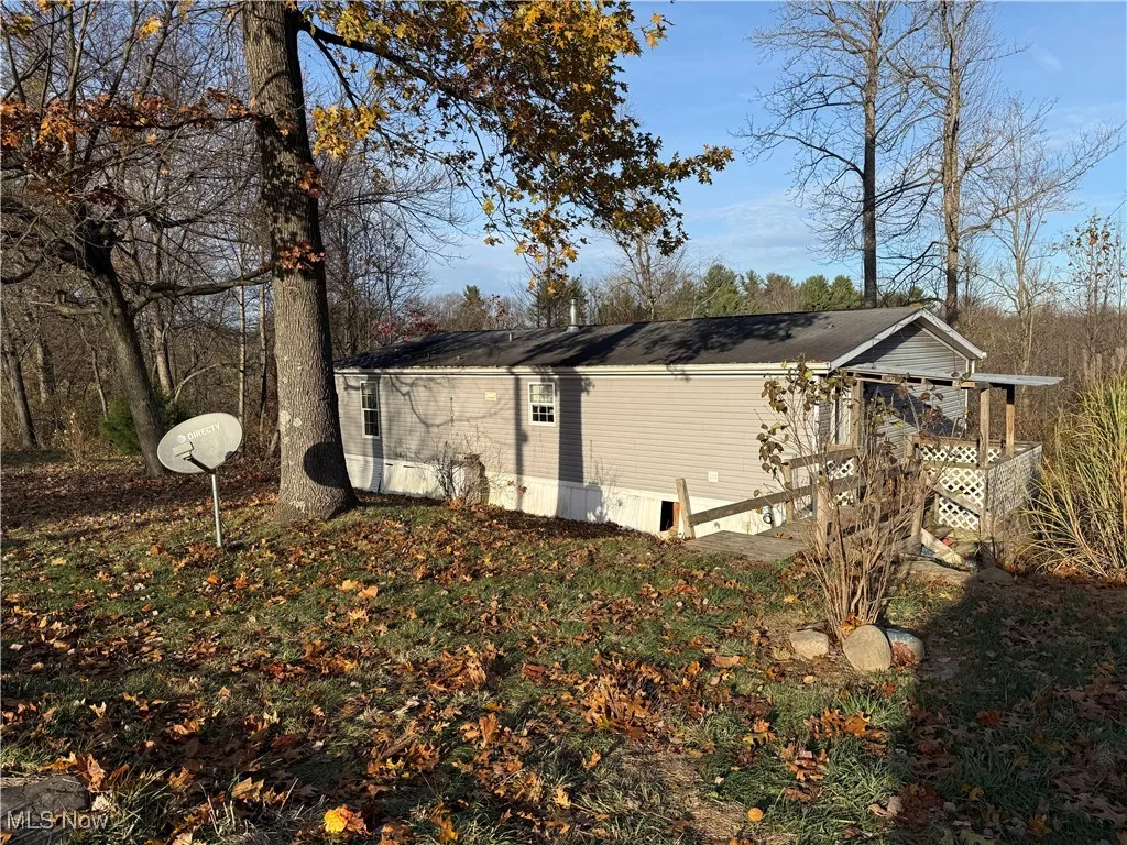 View of home's exterior