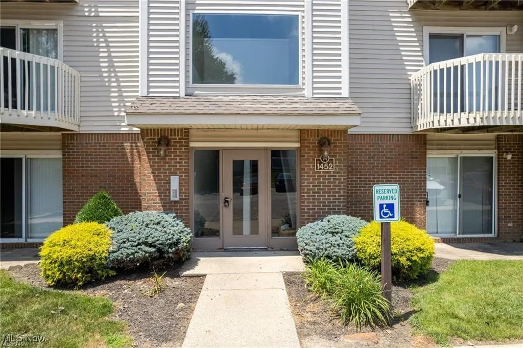 1452 Buckingham Gate Boulevard, Cuyahoga Falls, Ohio 44221,MLS Now Listing ID