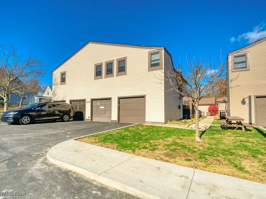 562 Turney Road # D, Bedford, Ohio 44146,MLS Now Listing ID