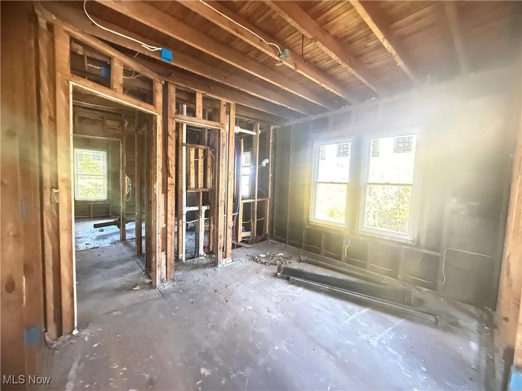 Miscellaneous room with plenty of natural light