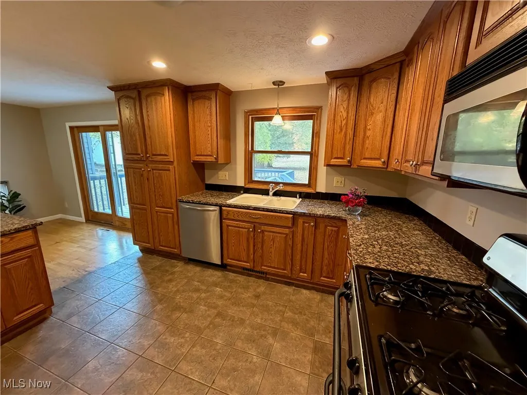 304 S Munroe Road, Tallmadge, Ohio 44278,MLS Now Listing ID