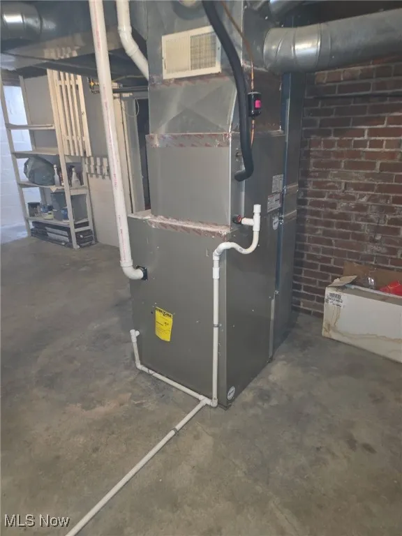 Utilities with heating unit