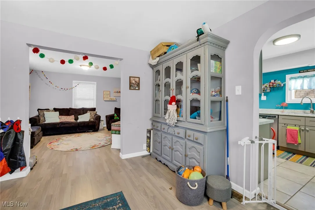 986 Shannon Avenue, Barberton, Ohio 44203,MLS Now Listing ID