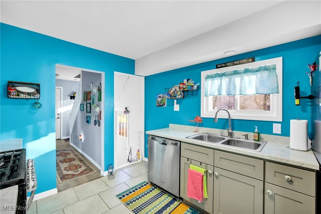 986 Shannon Avenue, Barberton, Ohio 44203,MLS Now Listing ID