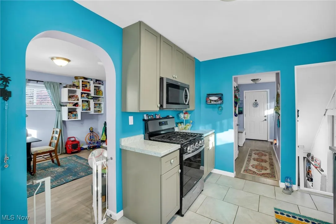 986 Shannon Avenue, Barberton, Ohio 44203,MLS Now Listing ID