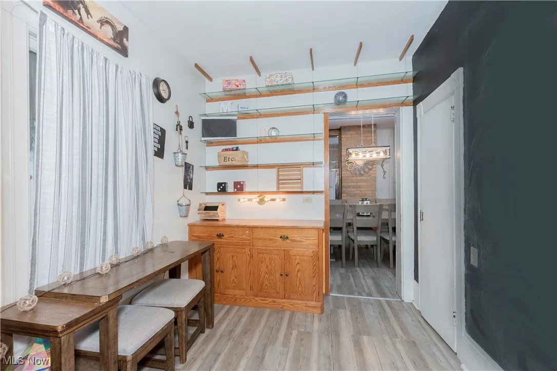 Versatile space. Maybe an office, or craft room?