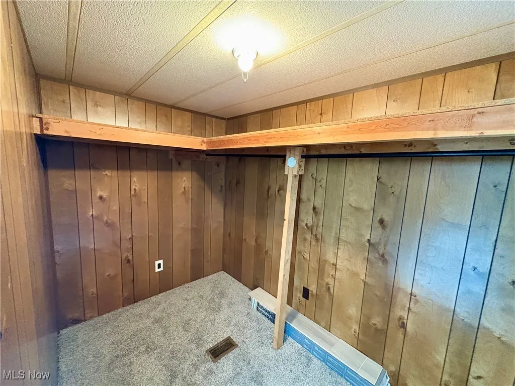 20 Van Ess Drive, Olmsted Falls, Ohio 44138,MLS Now Listing ID