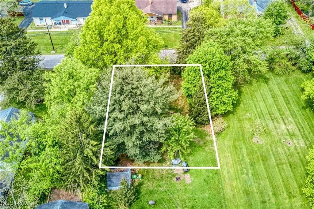 Aerial view of property's location with property boundaries highlighted