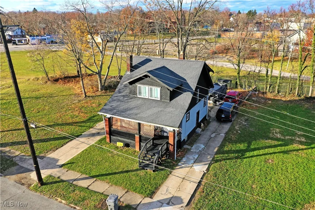 Aerial view of property and surrounding area