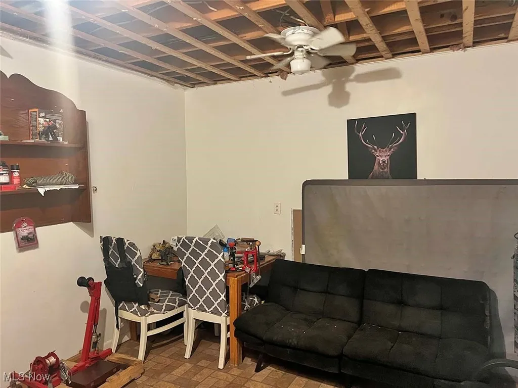 Living room with a ceiling fan