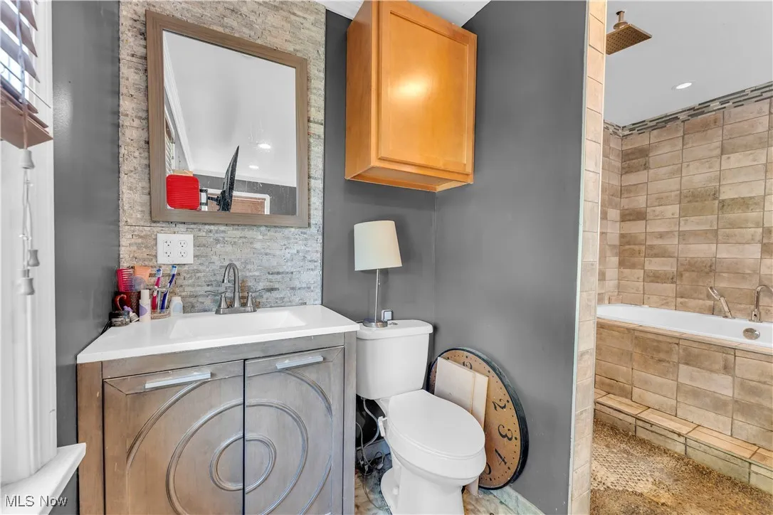 Stunning Stone shower and tub