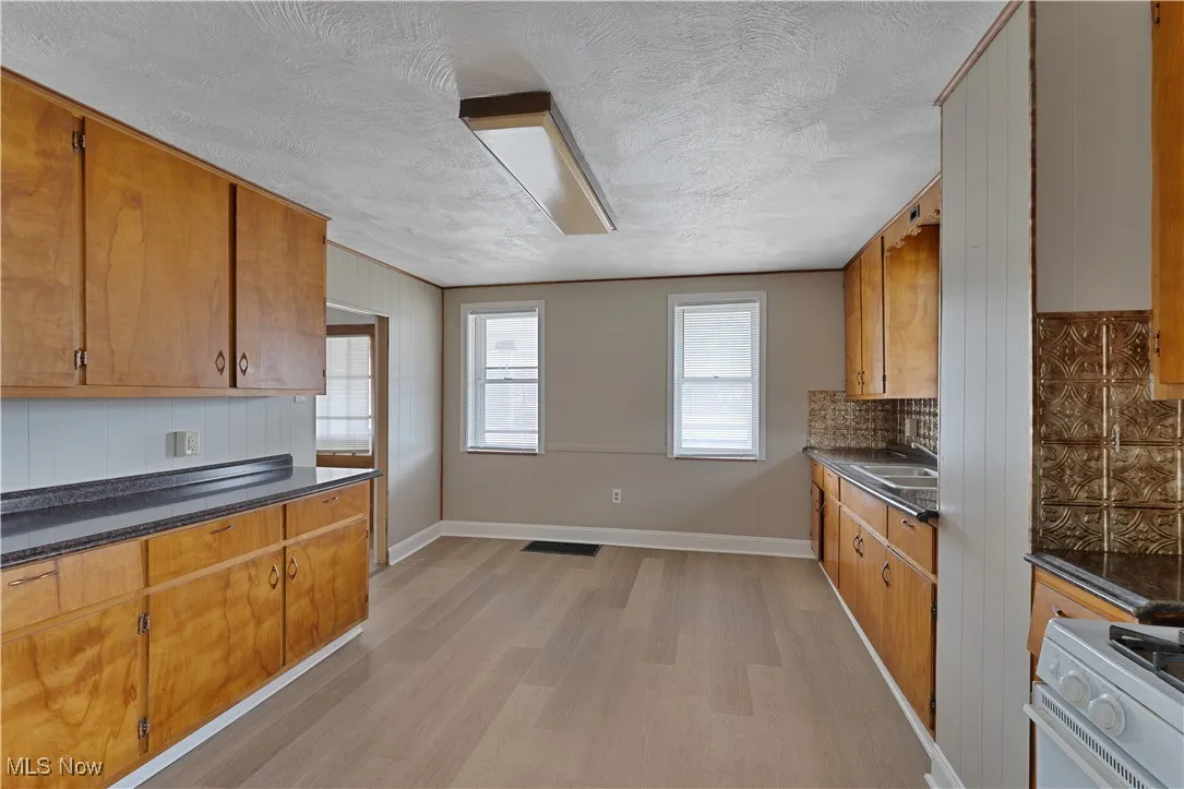 428 E Liberty Street, Lowellville, Ohio 44436,MLS Now Listing ID