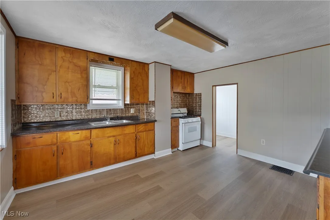 428 E Liberty Street, Lowellville, Ohio 44436,MLS Now Listing ID