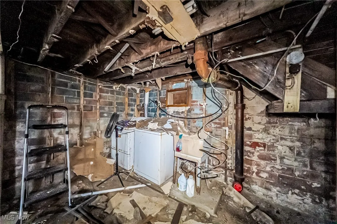 6815 Ridgewood Avenue, Parma, Ohio 44129,MLS Now Listing ID