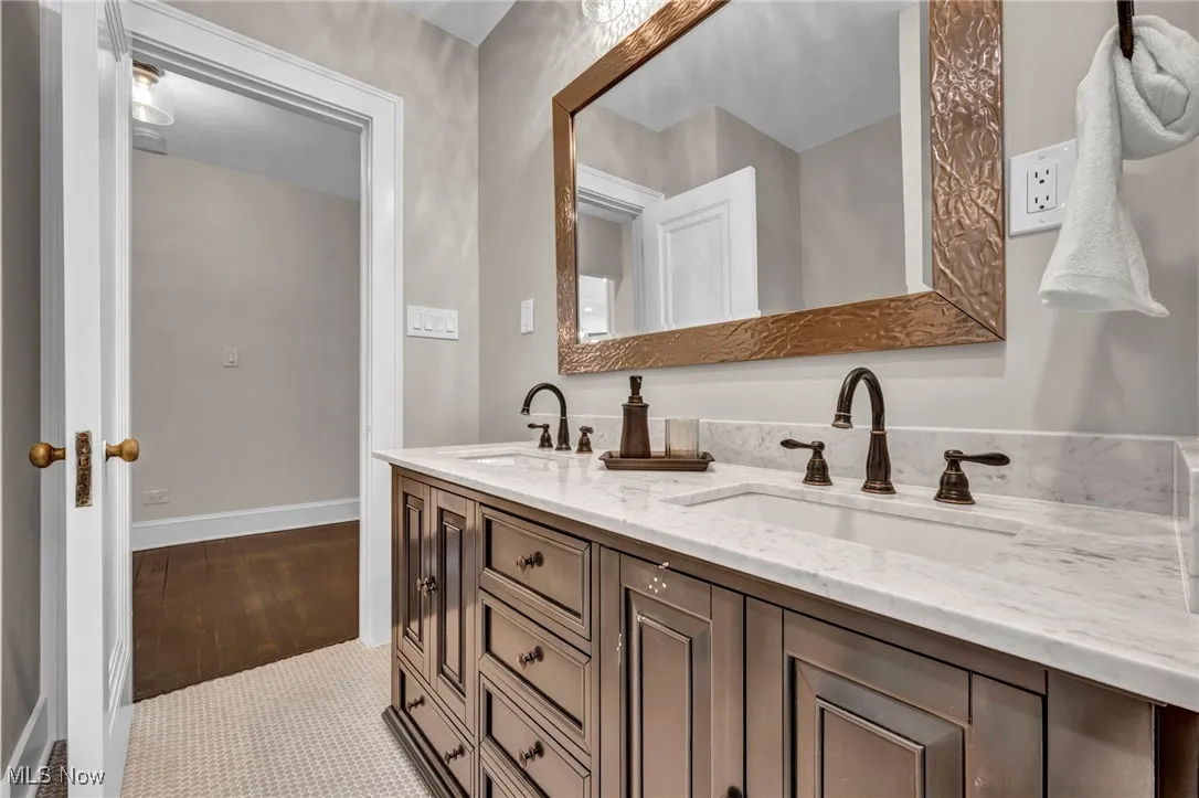 380 Elmwood Road, Rocky River, Ohio 44116,MLS Now Listing ID