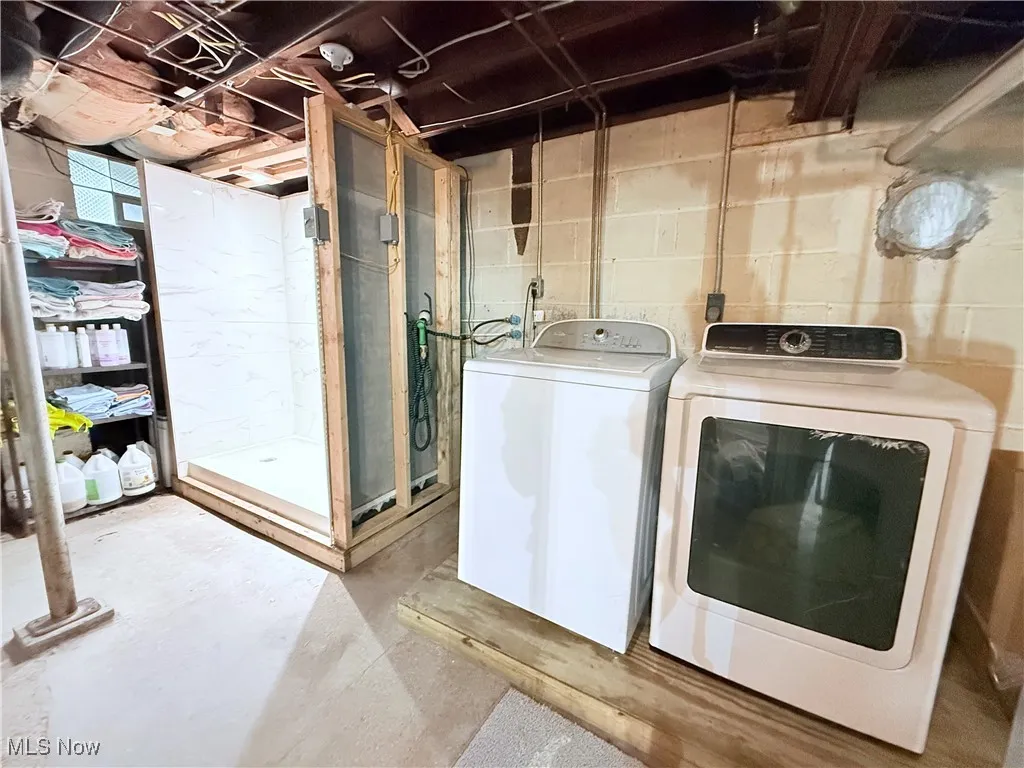 LAUNDRY AND DOG WASH AREA / BASEMENT