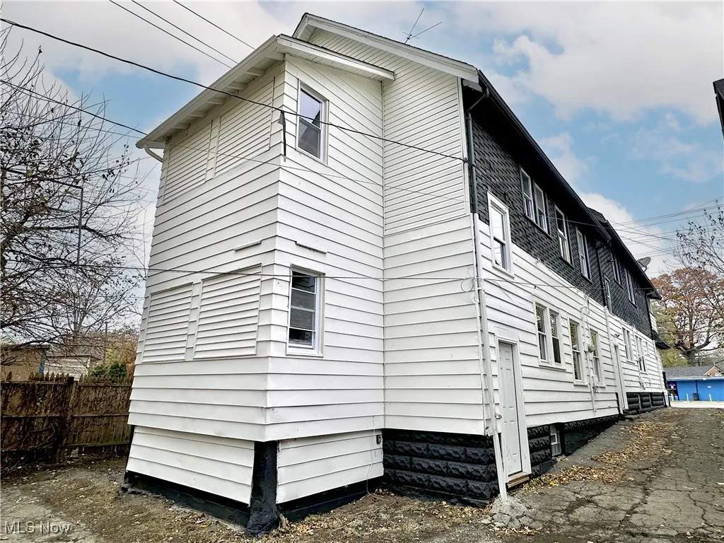 View of home's exterior